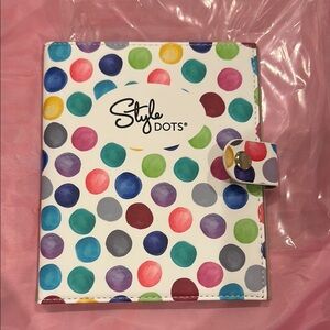 Style Dots Dot Holder